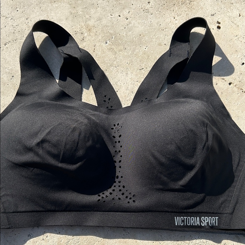 Victoria Sport, Black Sports Bra, 36C, Supportive Molded cups, comfortable strap